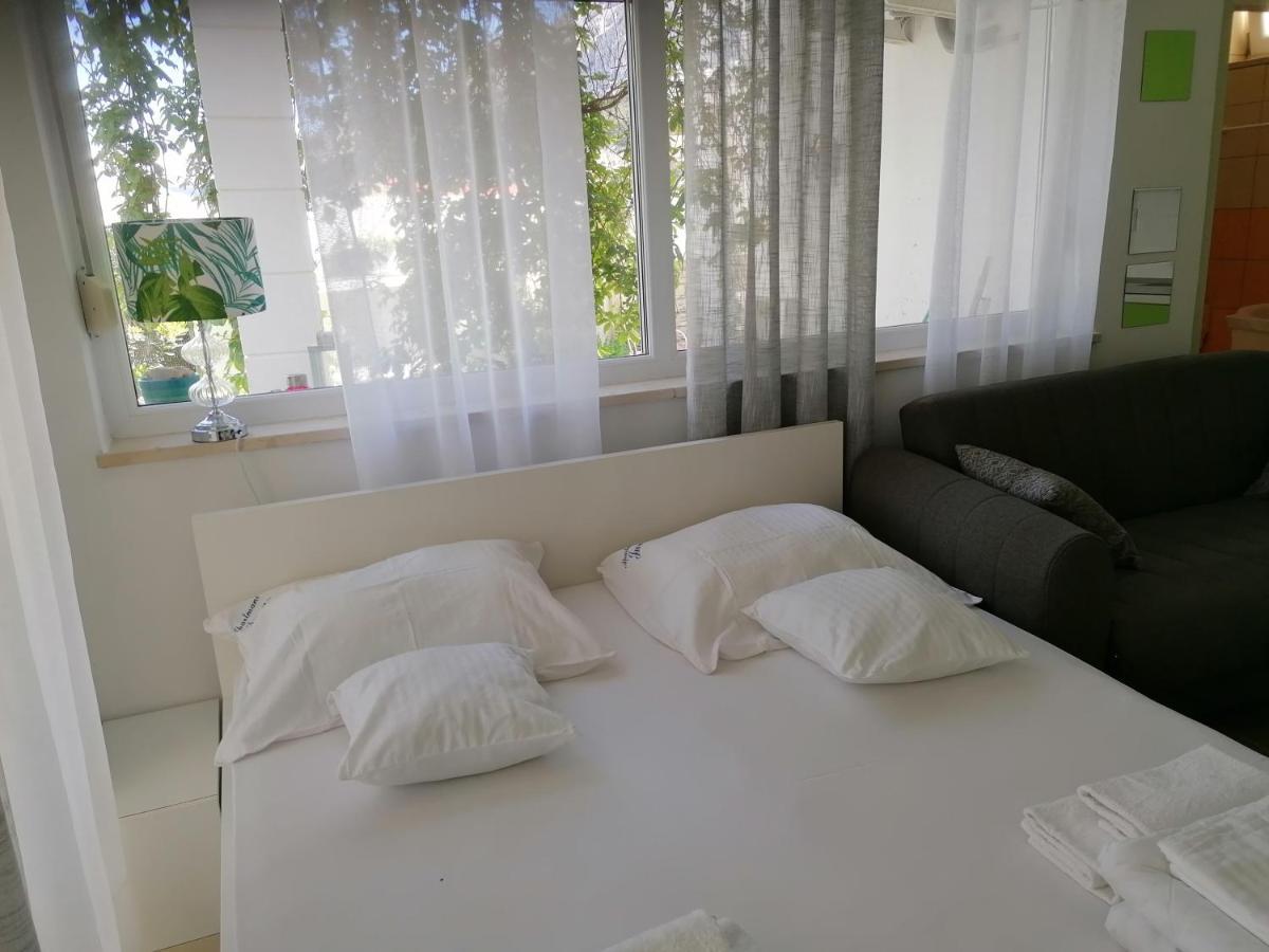 Studio Apartman Villa Juras Baška Extérieur photo